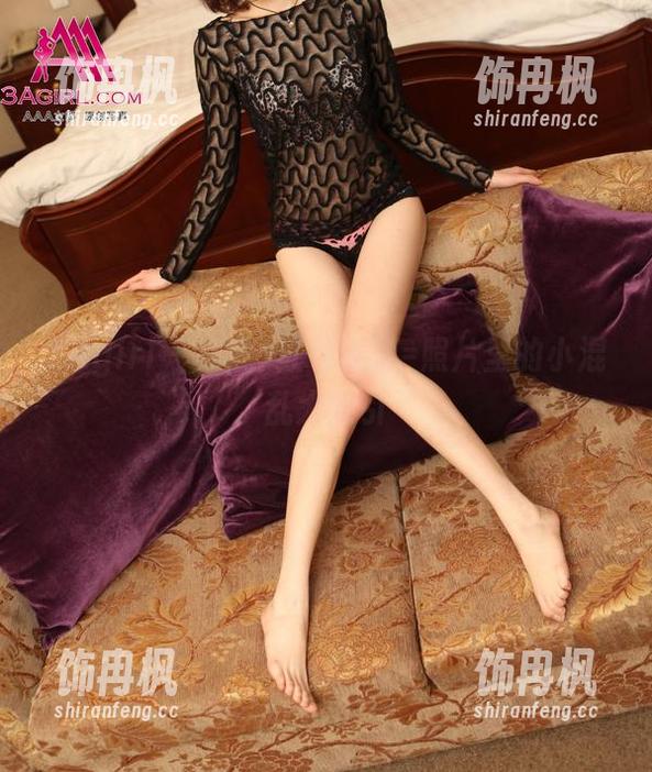 3Agirl - 锦鹿+红色芙蓉=照片里的小混乱大吸引