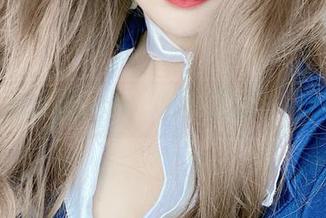 51酱的黑丝图集：光影里的一点小倔强