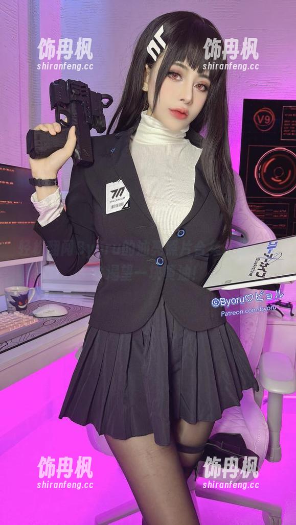 轻松翻阅Byoru的油亮照片合集，你可能会渴望一块黄油！