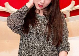 GIRLT果团网 – 妈妈再也不用担心我们的无圣光——龚玥菲的粉色套图嗨翻了