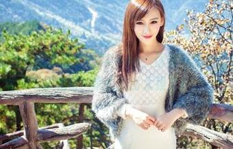 IMiss爱蜜社 – 图集里的莉娜lena，优雅到你会觉得自己穿错了衣服！黑白对比太强了！