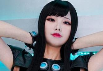 灰丝的纹理，KaYa萱的写真图集释放了什么？