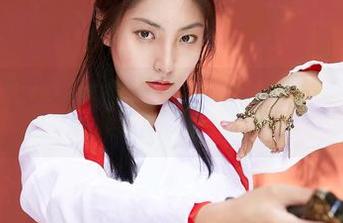 MiiTao蜜桃社 – 雪梨sherry最新制服套图，明明是上班族，结果看得我有些分心。