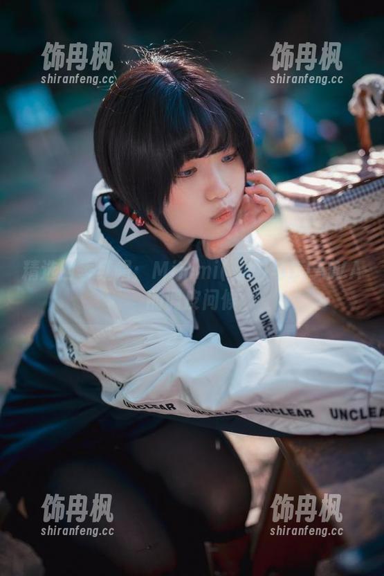 精选四季红帽：Mimmi(밈미)与DJAWA的调皮问候