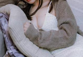 私拍图集：Nyako喵子和她的礼服，谁说不能俏皮？