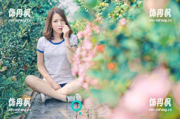 QingDouKe青豆客 - 倪诗茵的美腿写真：让我一秒重新定义‘腿’这个词！