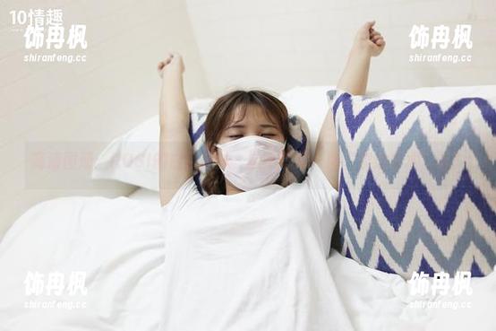 高清图册：ROSI的白色丝袜，谁不想来一张“表达艺术”呀？
