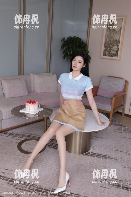 Xiuren秀人网 - 女王降临：呆呆的瑞BB教你如何霸气侧漏，照片分享必看
