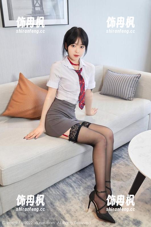 Xiuren秀人网 - 看！尹甜甜校服合集，这种色调真让人回忆！