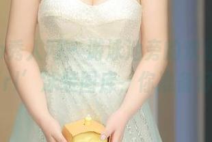 Xiuren秀人网 – 游泳池旁的欢乐：‘拍黄瓜girl’泳装图库，你准备好了吗？
