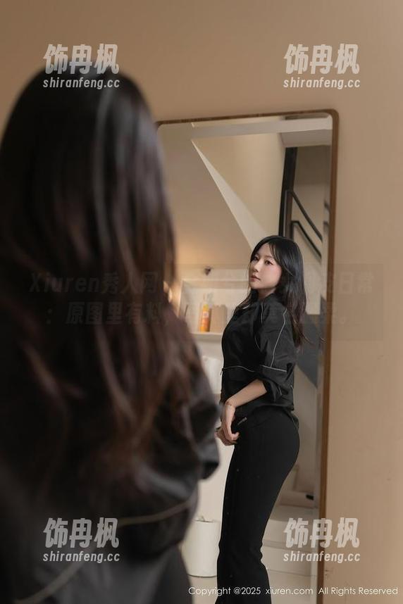 Xiuren秀人网 - 金妍兮的修女调皮日常：原图里有料，写真里却莫名温柔。