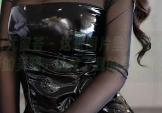 YouMi尤蜜荟 – 这张图片里儿思淇Sukiiii的美腿，拯救了我的灵魂吗？