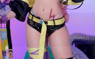 ZinieQ破天荒的Vocaloid合集—卡尔涅·卡，总有些奇怪的角度