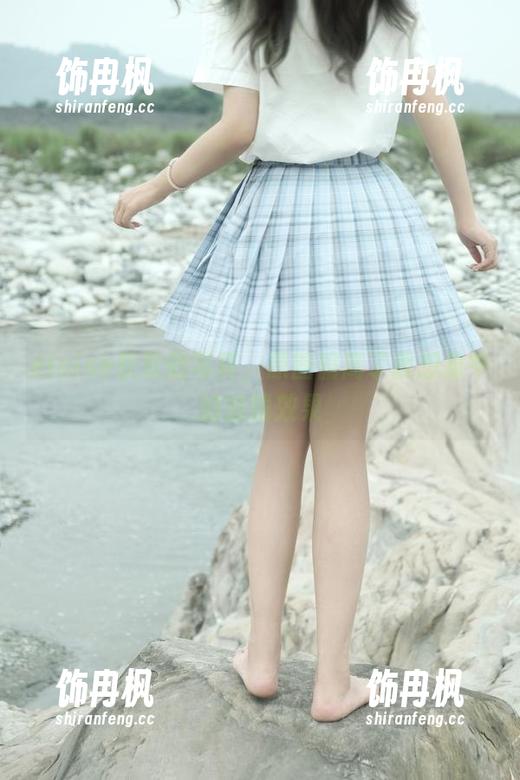 eloise软软 eloise软软的写真,原图偏离了我想象中的滤镜效果