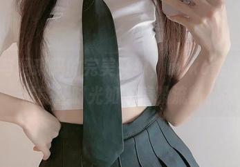 私拍与玛琪玛的完美交织，miko酱ww竟然能让时光如草稿般流畅。