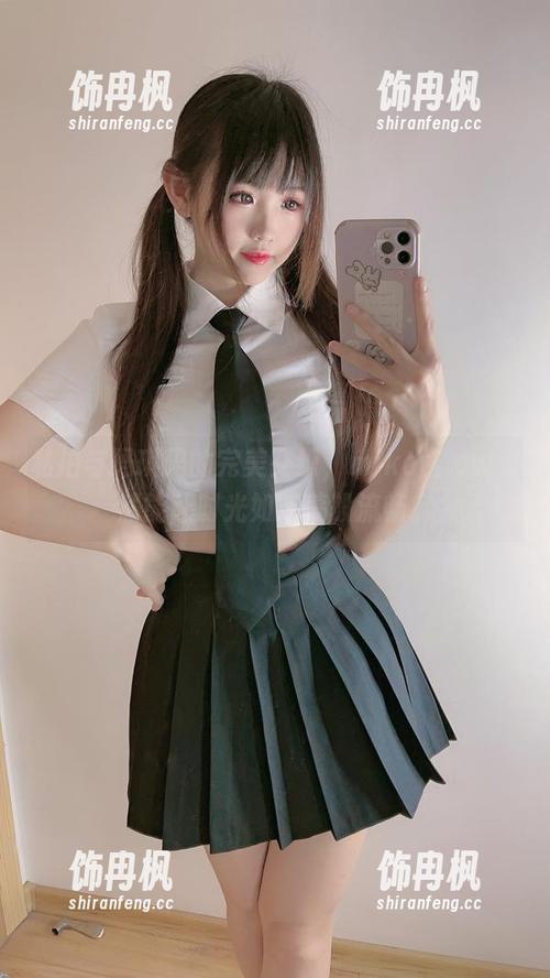 私拍与玛琪玛的完美交织，miko酱ww竟然能让时光如草稿般流畅。