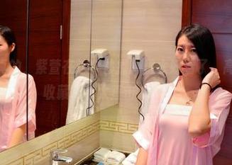 pans – 说真的，紫萱在这个体操服里太好看了，高清写真集要收藏啊，太直击心灵了。