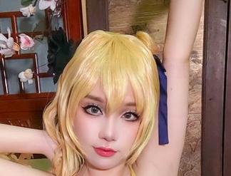 作品说明：当七七娜娜子遇上光荣新春，结果就变成了这个神奇的套图，值得一赞！