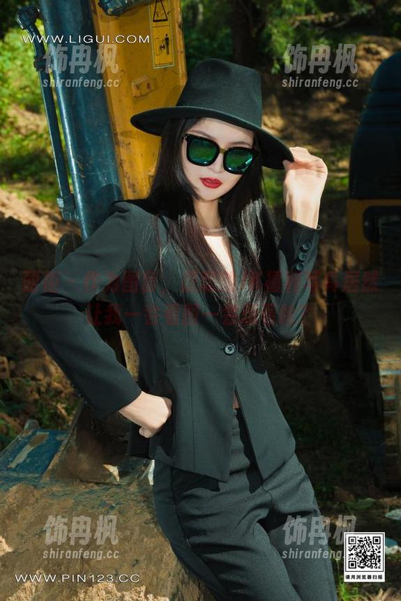 丽柜 - 作为图盲，蕊蕊的JK福利写真居然让我一会看图一会想着啥？