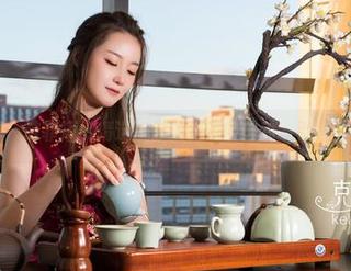 克拉女神 – 若菲短裤精选：你没见过的窜动，引人注目的视角