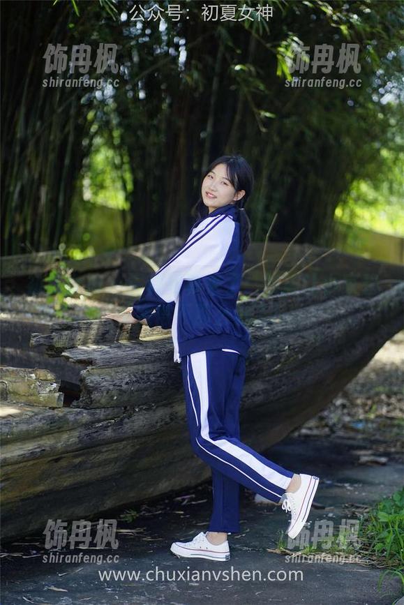 初夏女神-柒柒 初夏女神 - 福利写真来了:柒柒让小家碧玉变得不那么小了!