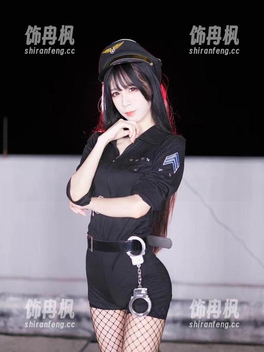 微密圈 - 作品中的少女，十万口草莓粥粥又要把你带去不为人知的角落了