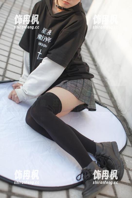 少女秩序 集合!在“少女秩序”找到那不只是白丝的T恤,还是迷人的目光。
