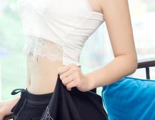 尤果网 – 李丁丁的灰丝作品，让我想起幼儿园的涂鸦，你懂的！