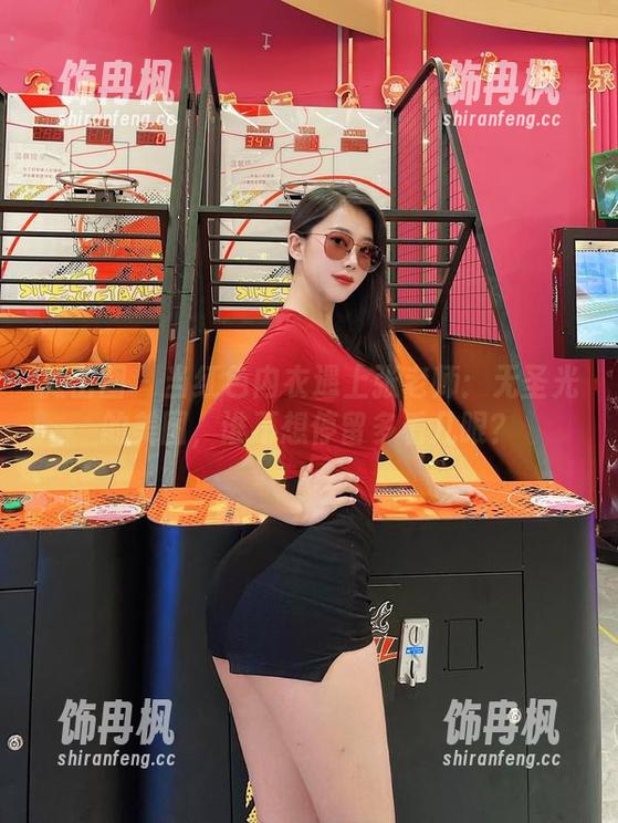 微密圈 - 当红色内衣遇上张老师：无圣光的美图，谁不想停留多看几眼？