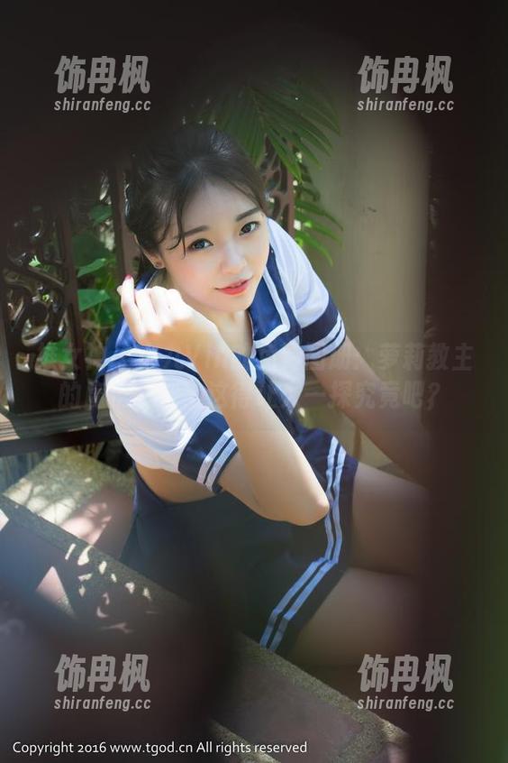 推女神 - 小九Vin的免费图册：萝莉教主的魔法时刻，这得让人一探究竟吧？