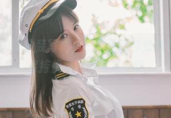 星黛鹿鹿i职业装写真，一套图教你如何在职场上保持优雅，但依然乏味