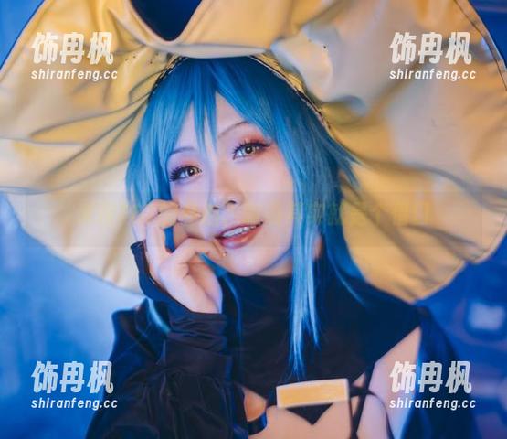 末夜787的私拍，眼镜其实就是个借口