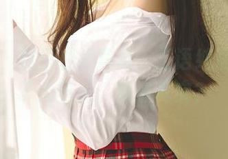 果团网 – 这份白裙写真，王语纯居然选择了无圣光，所谓真实？