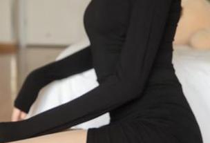 梦丝女神 – 长腿不怕毛衣？小穆的个人写真让我思考生活中那些“戏剧性”的边界