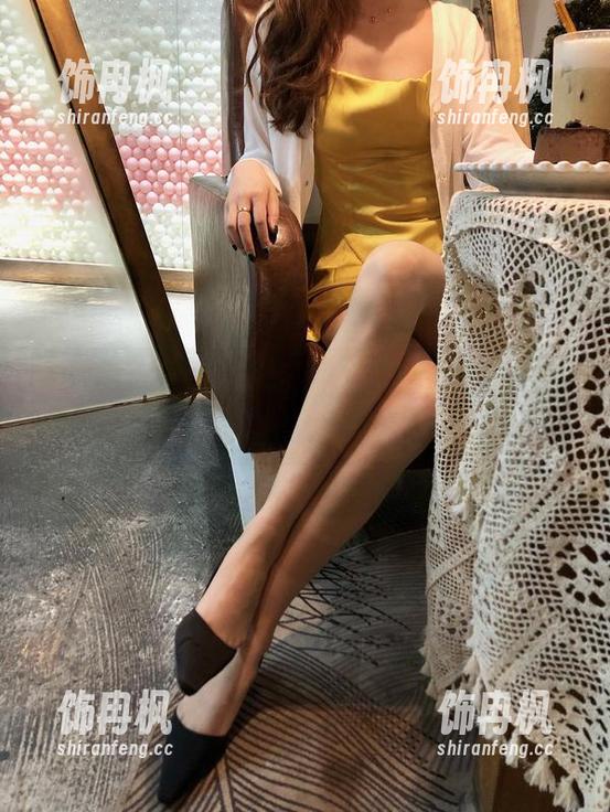 微密圈 - 刚刚发现梦里一只喵肉丝系列的写真更新，脑子里满是问号。