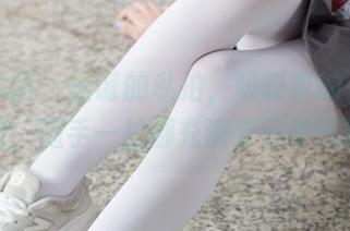 森萝财团 – 圣诞的私拍，吸吸真的是个小精灵，随手一拍都充满节日的气氛。