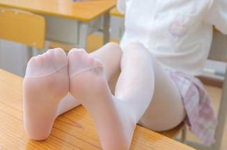 森萝财团私房美图：海边JK白丝，谁说制服不能潮？说出来你信不信