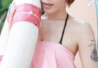 模范学院 – Abby王乔恩在夏日的写真集里，毫无保留地散发着惹人怜爱的气息。