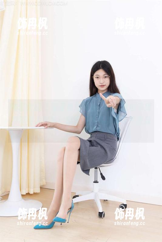 物恋传媒 - 菜菜真的很拼，空姐角色演绎得不要太自然！原图居然可以用作资源教科书了。