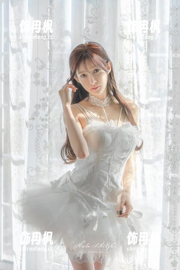 美图合集来啦，王羽杉透纱白裙是怎么穿出那种淡淡的优雅气息的？