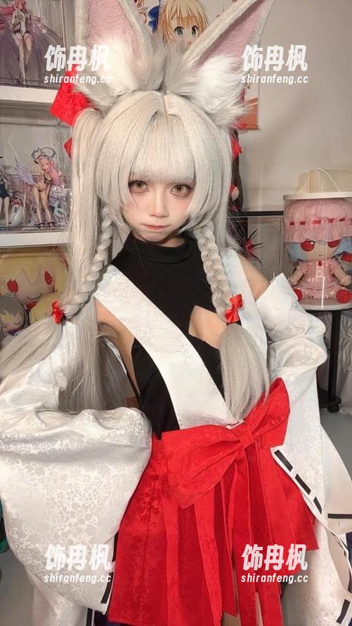 把校服拍得不平庸——白栎Shirly带来的丰川祥子写真集