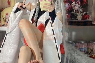 摆脱束缚，白栎Shirly的裸足艺术合集，你敢试试吗？