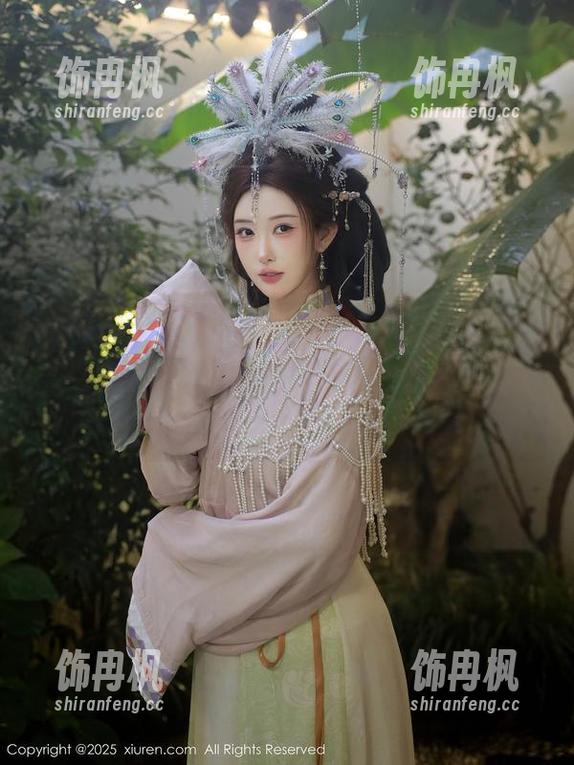 秀人网 - Candy糖糖的美足写真集，看着这些原图，反正我又不是在盯着“美”看。