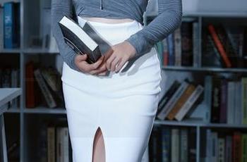 秀人网 – Elise谭晓彤的修女美图，我现在只想说一句：这样的修女，请多来几位！