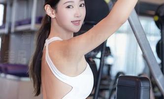 秀人网 – 看！HeyuZhang在线图集里的美足，不想被攥住就太难了。