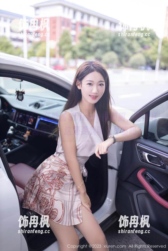 秀人网 - 伍晓丽Shirley的和服，看得耳朵都痒了，这是要我带上耳塞吗？