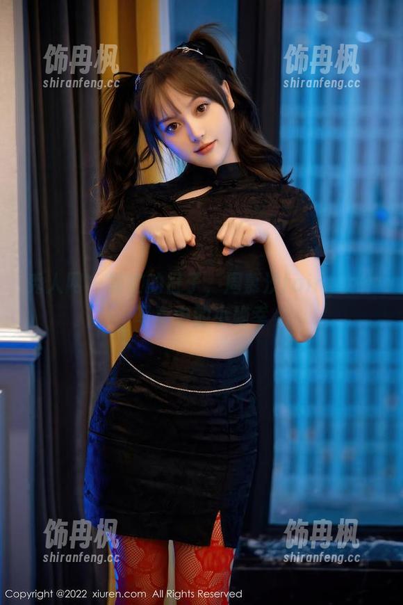 秀人网 - 繁忙的日子，周慕汐fairy女仆写真中的小确幸