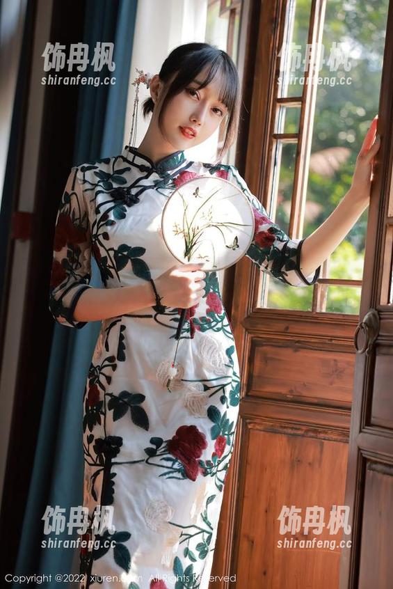 秀人网 - 分享一波夏诗诗Sally比基尼：谁说水边不可以这么野？