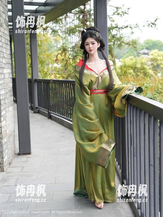 秀人网 - 安然anran护士：用绷带缠住你我的心，快来分享这套图吧！