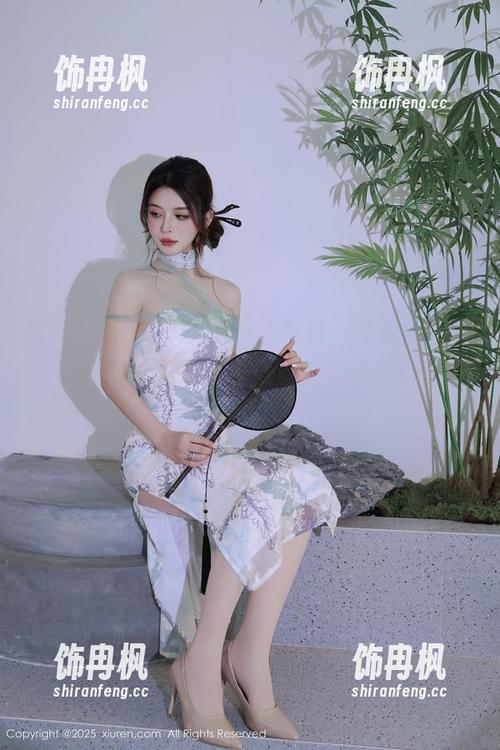 秀人网-宋KiKi 秀人网 - 宋KiKi的双人写真,免费到你都舍不得关掉视屏!原图超大,直接当壁纸!